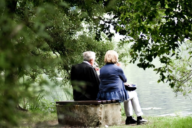 10 Questions to Ask on a Senior Living Community Tour